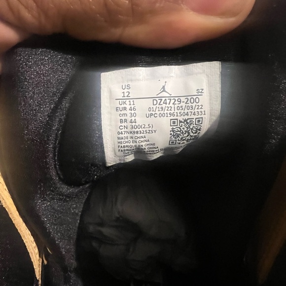 Jordan Tan and Black High-Top Sneakers with Retro Design Retro 7 SE Afrobeats - Picture 6 of 7